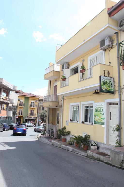 Bed And Breakfast Gigi Furci Siculo Phòng bức ảnh